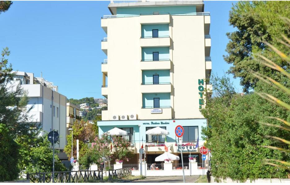 Hotel Excelsior Montesilvano Marina Екстериор снимка