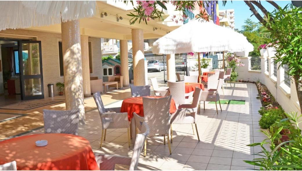 Hotel Excelsior Montesilvano Marina Екстериор снимка