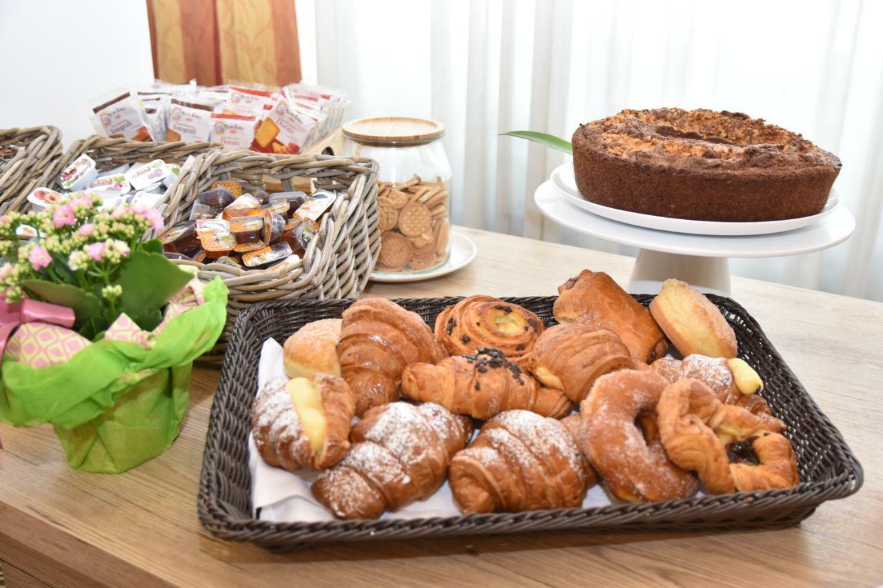 Hotel Excelsior Montesilvano Marina Екстериор снимка