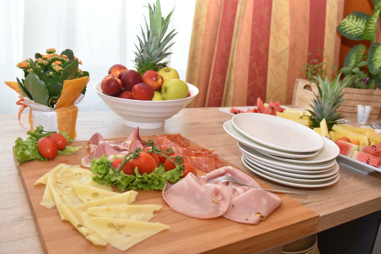Hotel Excelsior Montesilvano Marina Екстериор снимка