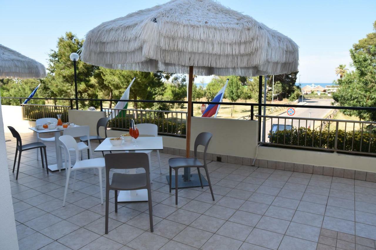 Hotel Excelsior Montesilvano Marina Екстериор снимка