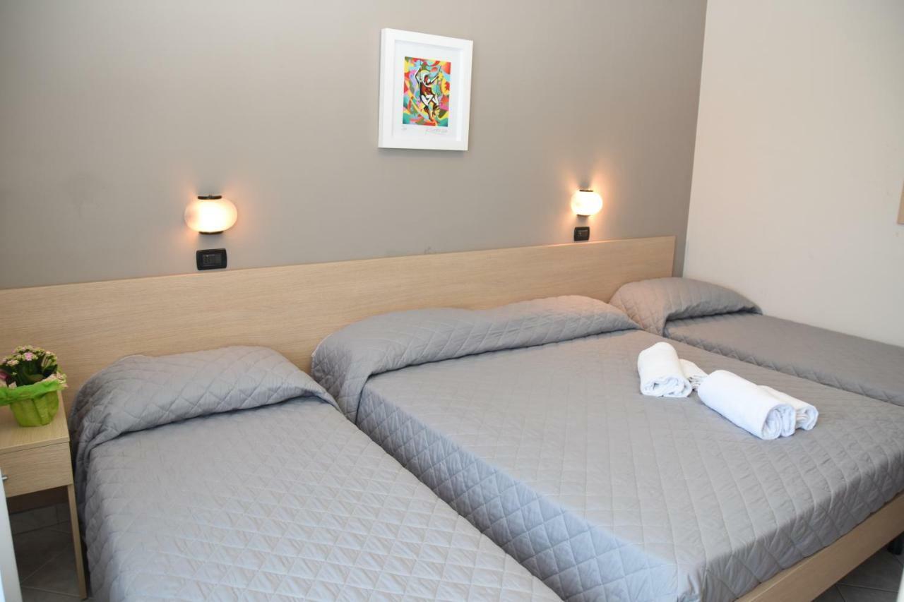 Hotel Excelsior Montesilvano Marina Екстериор снимка