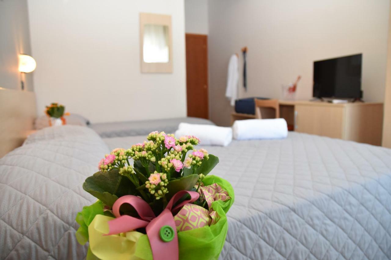 Hotel Excelsior Montesilvano Marina Екстериор снимка