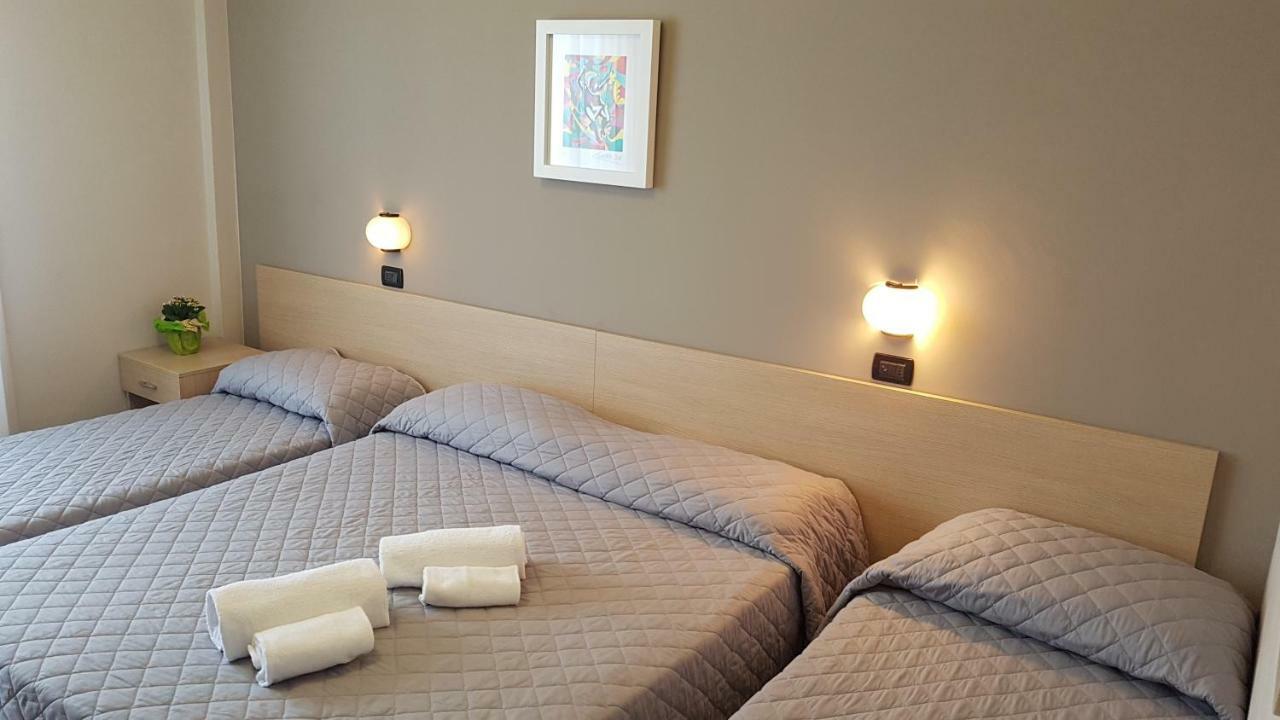 Hotel Excelsior Montesilvano Marina Екстериор снимка