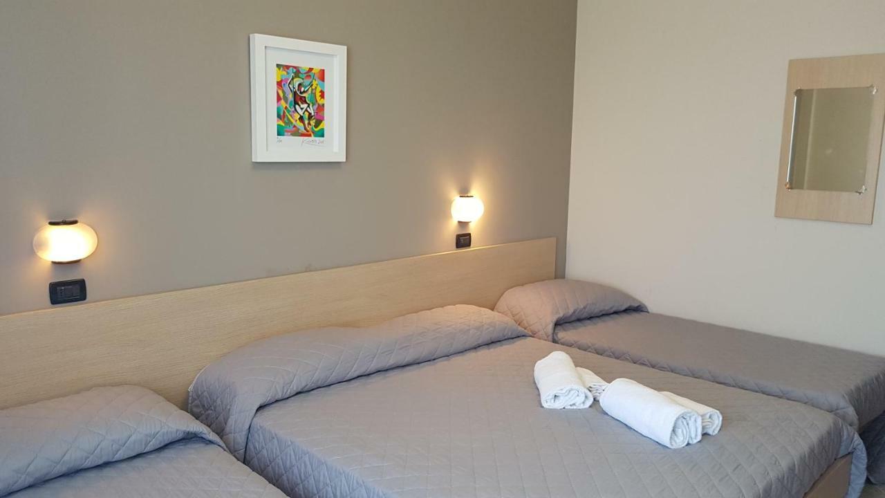 Hotel Excelsior Montesilvano Marina Екстериор снимка